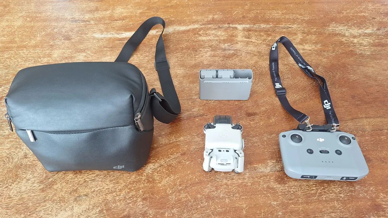 Drone Dji mini 2 fly more combo + Lentes Freewell original + Alça controle + Micro SD 32GB