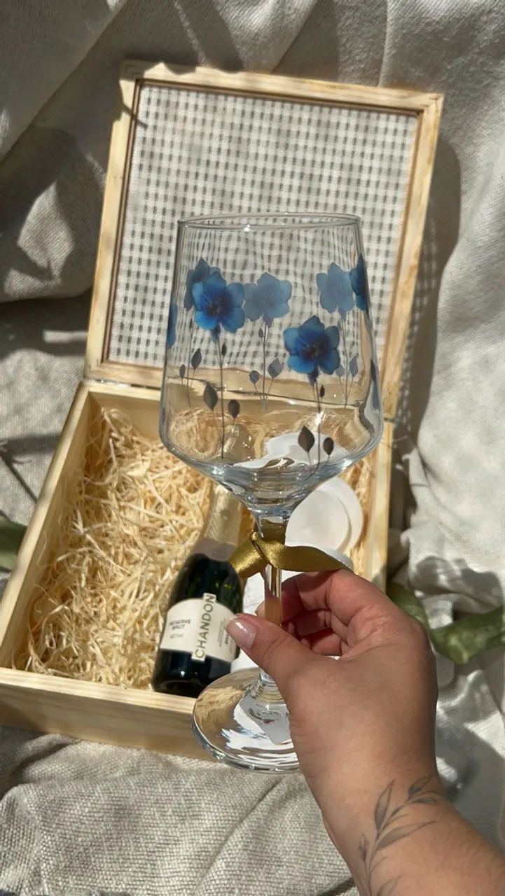 Kit presente - chandon, taça decorada e uma peça de gesso - Foto 3