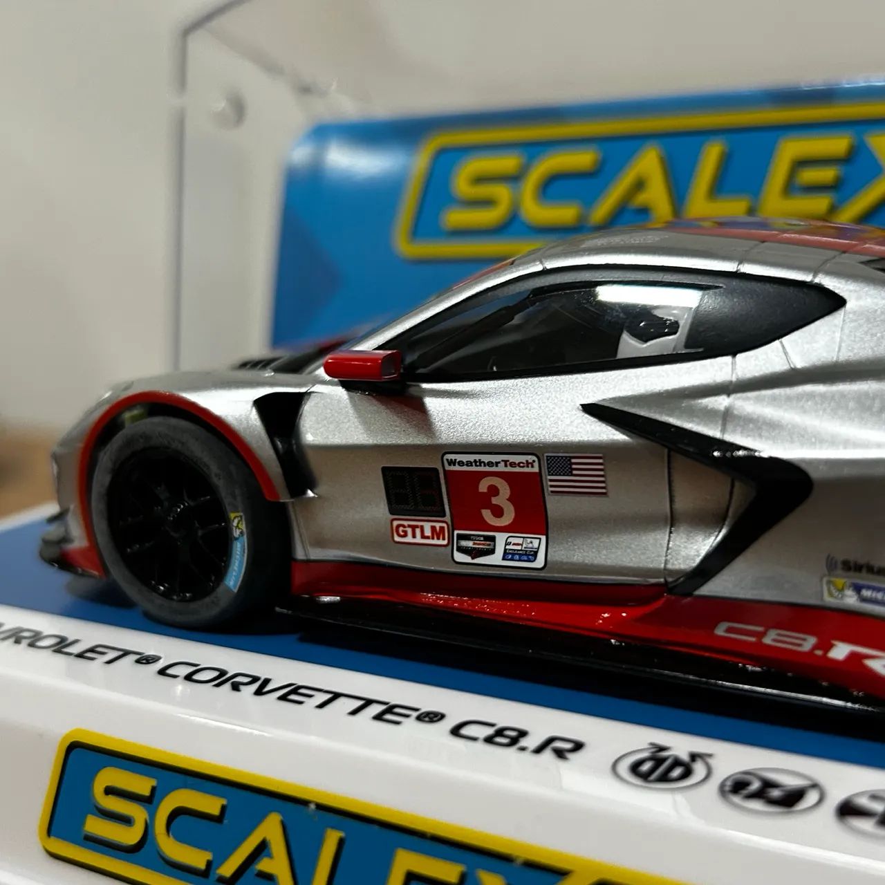 Carrinho Scalextric CORVETTE C8R analógico 