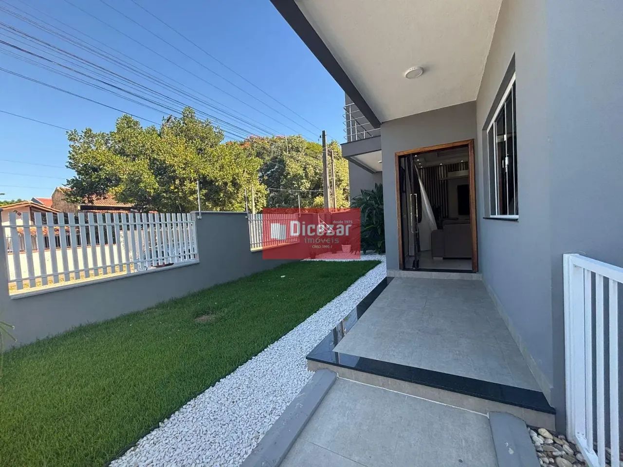 Casa à venda alto padrão, com piscina, mobilada e equipada, com 3 suítes mais um dormitóri - Foto 4