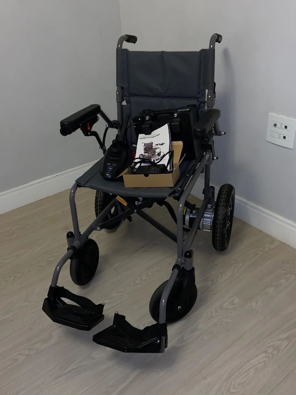 Cadeira De Rodas Motorizada D750 Light Dellamed - Foto 3
