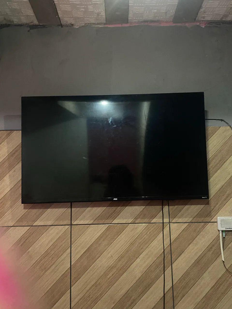 Televisão Roku aoc 50 polegadas, para retirada de peças tela está queimada - Foto 5
