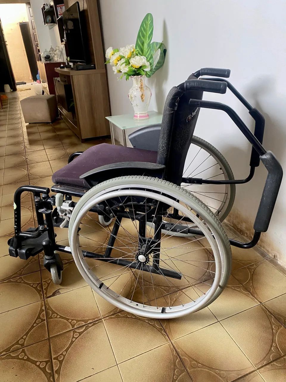Vendo cadeira de rodas! - Foto 3