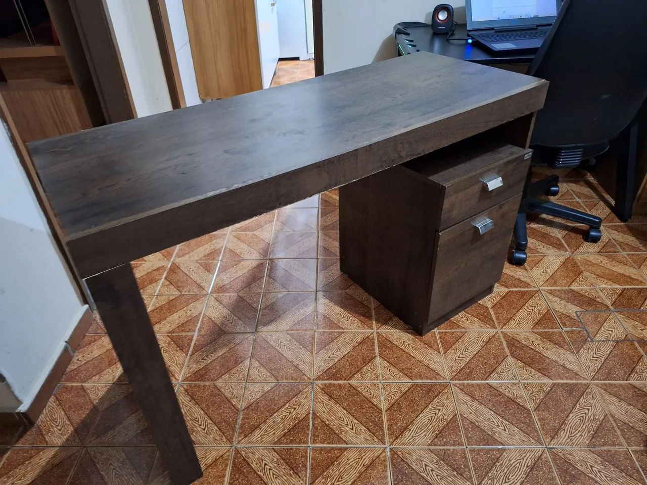 Mesa pra computador com gaveta  - Foto 2