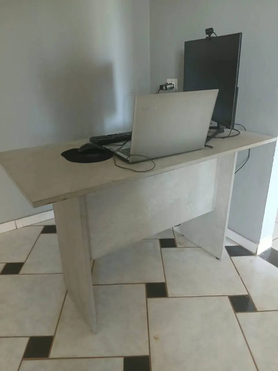 Mesa de estudo - Foto 2