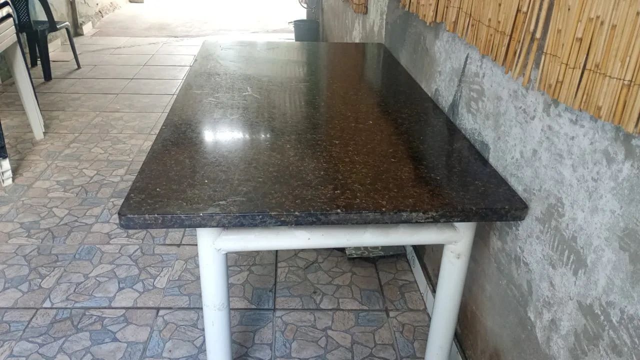 Tampo de mesa de granito (**usada**)