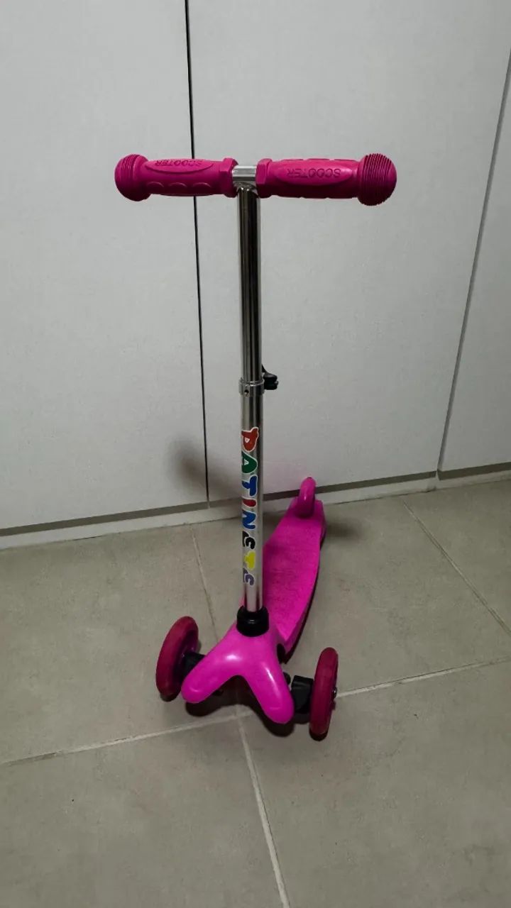 Patinete Infantil - 3 Rodas e Com Led Rosa
