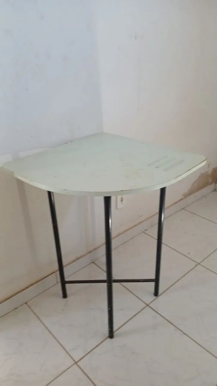 MESINHA DE CANTO 