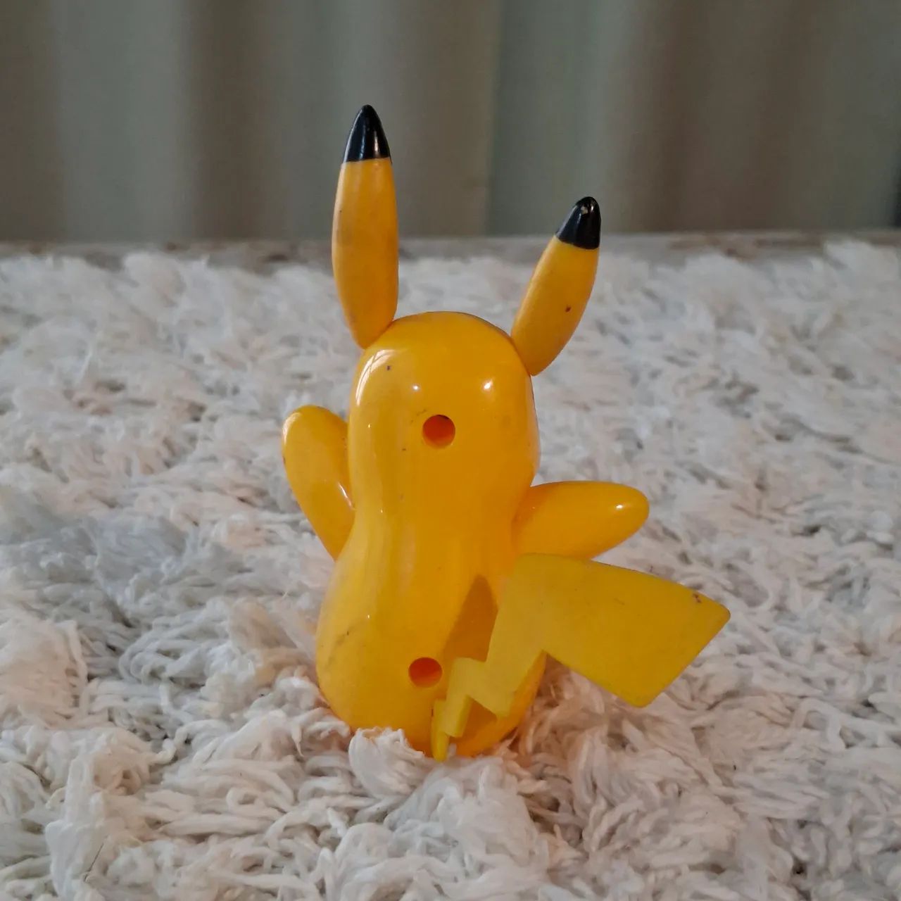 Pikachu Sentado Pokémon  - Foto 2