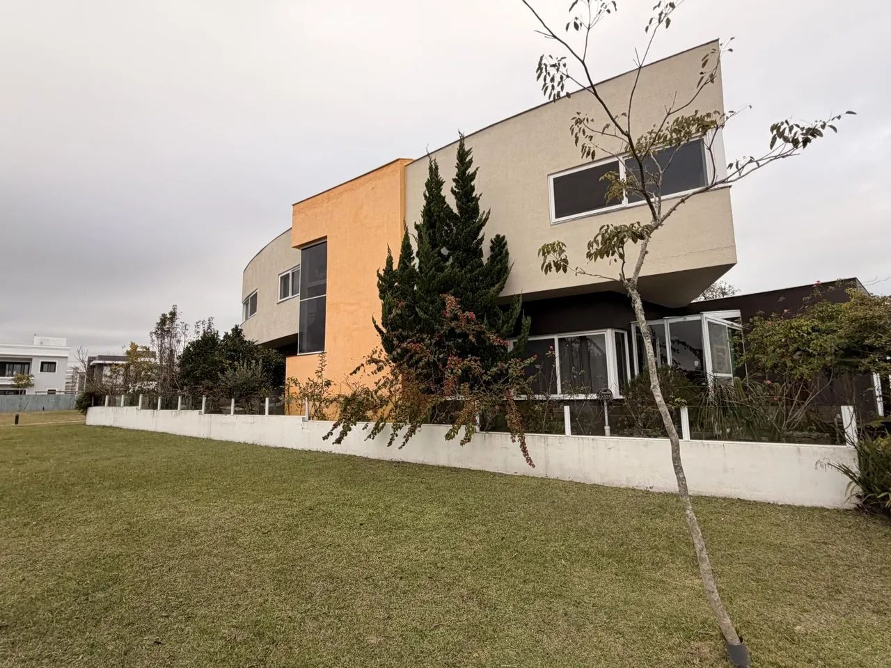 Residência no Alphaville com Fundo para o Lago - Foto 2