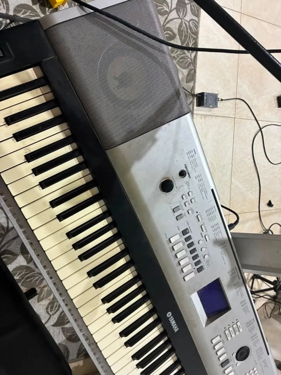 Teclado Yahama DGX 520