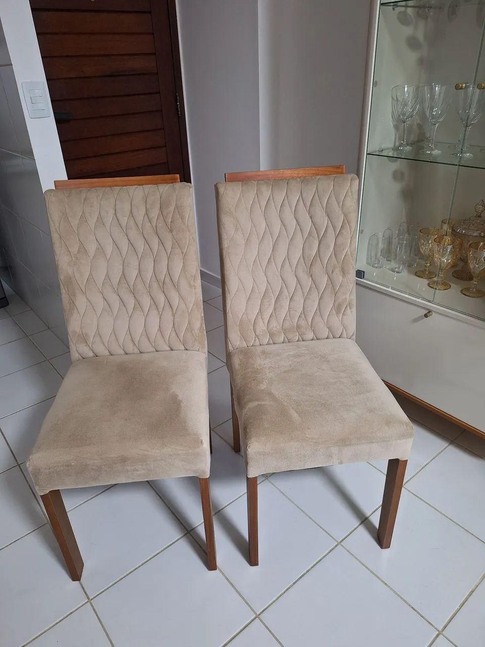 VENDO CADEIRAS ELEGANTES