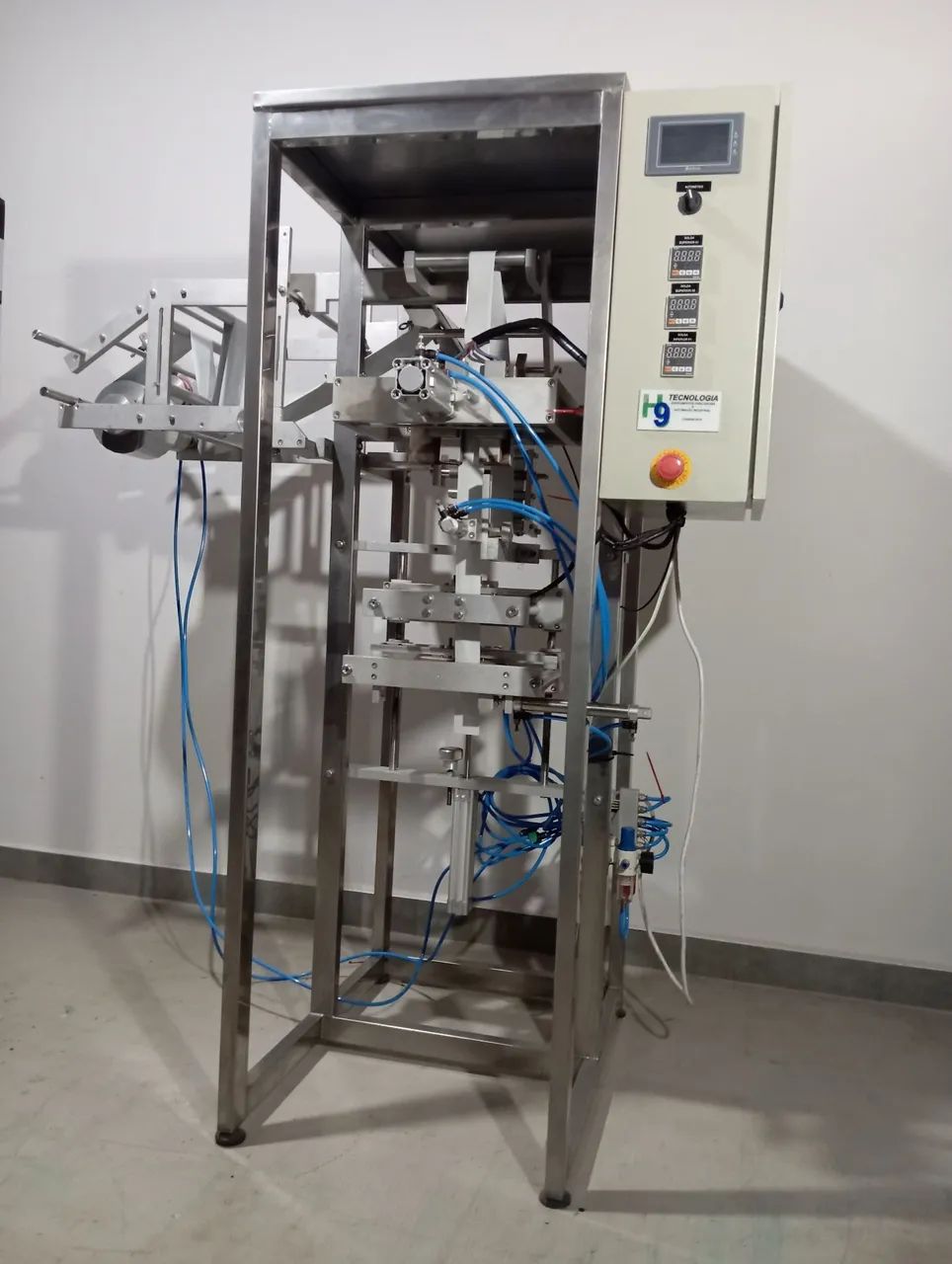 Máquina seladora de sachês automática 