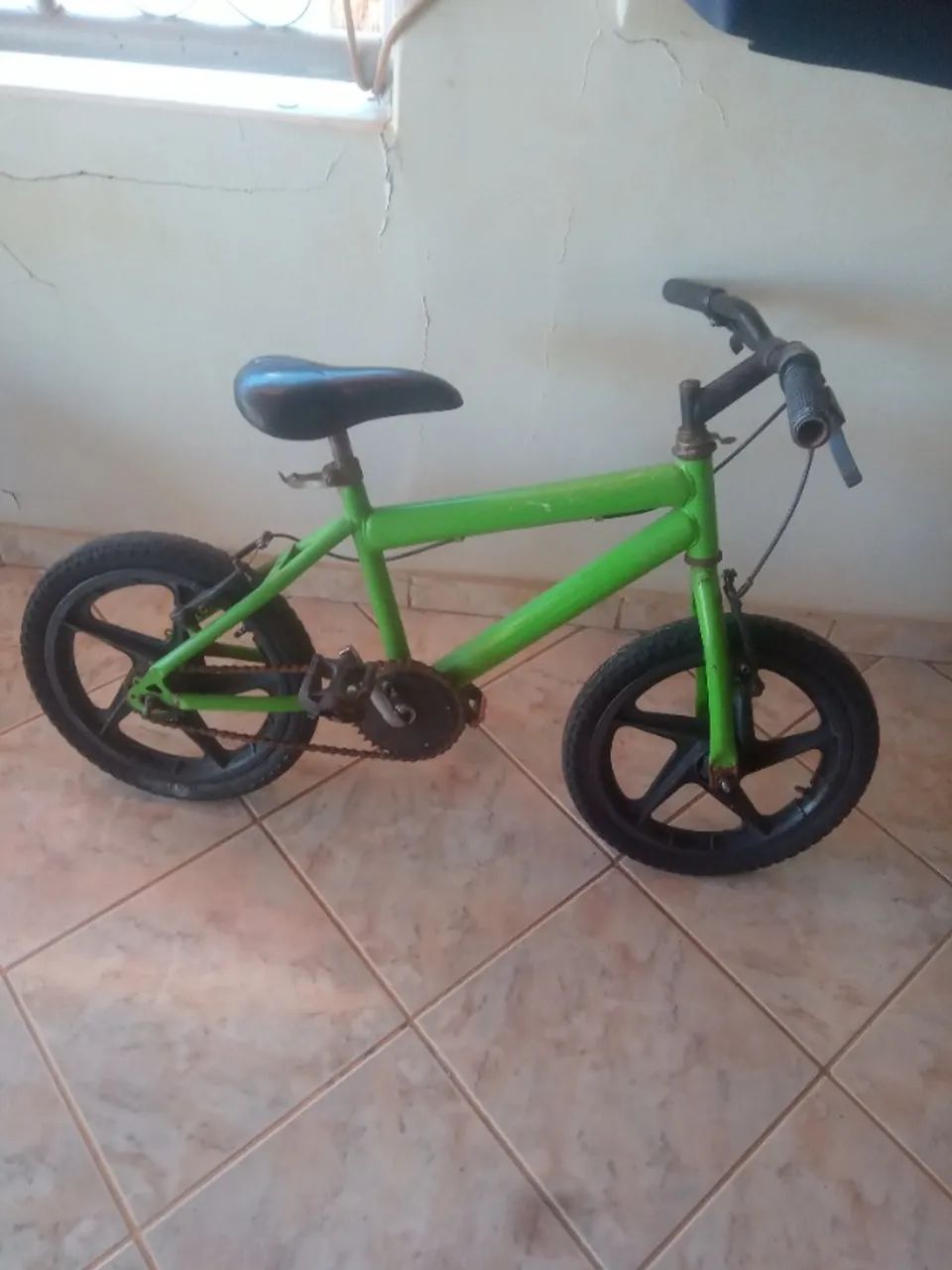 Bicicleta aro 16, só pegar e andar.