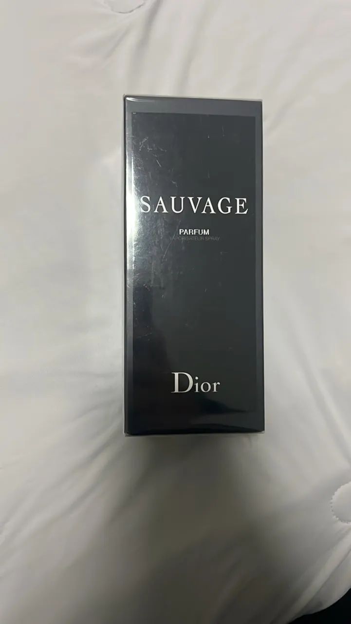 2 perfumes sauvage e mont blanc