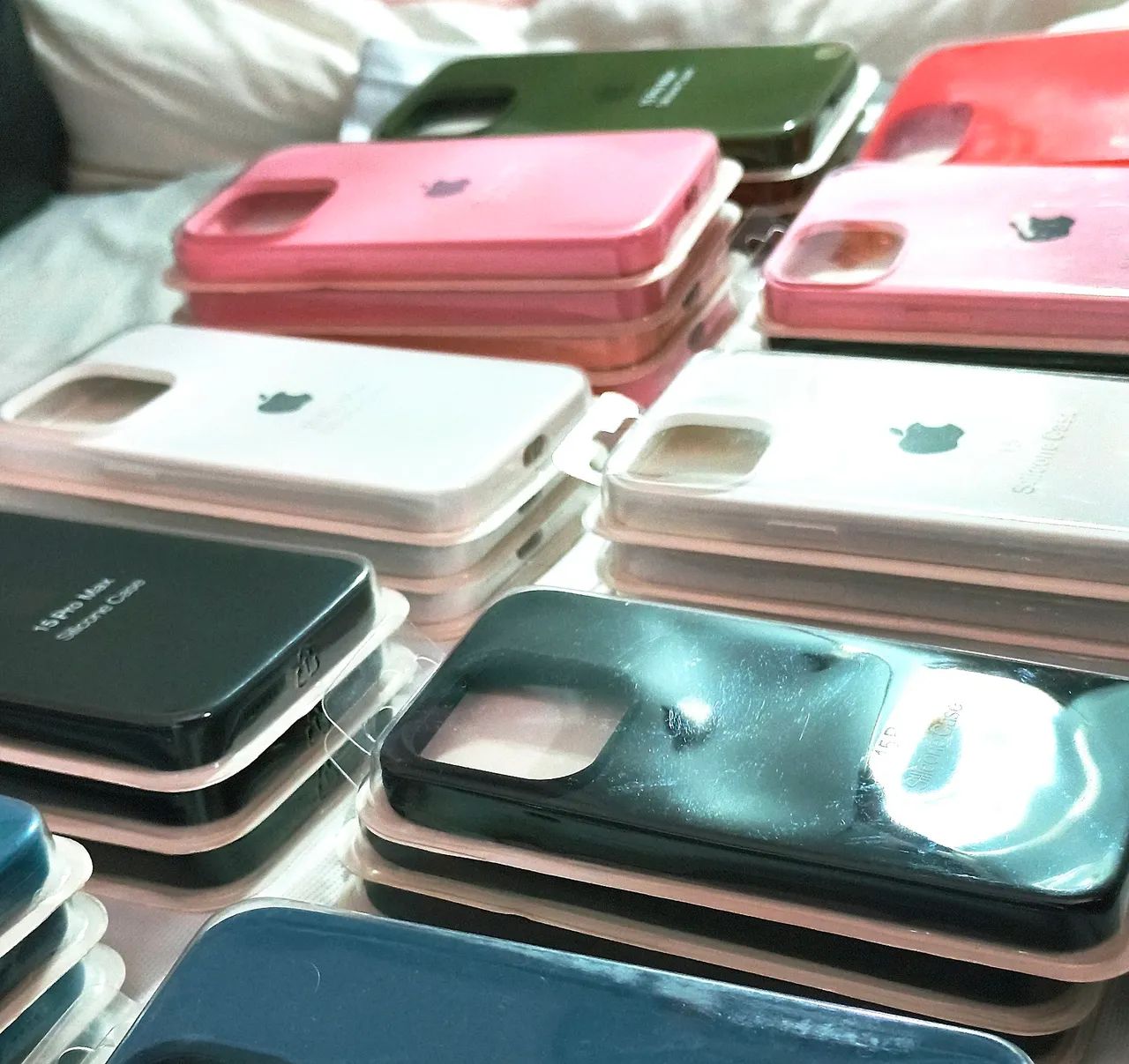 Capinha Silicone iPhone 15 e 15 Pro Max | Nova | Várias Cores