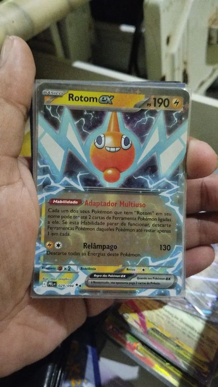 250 cartas pokémon e duas raras - Foto 2