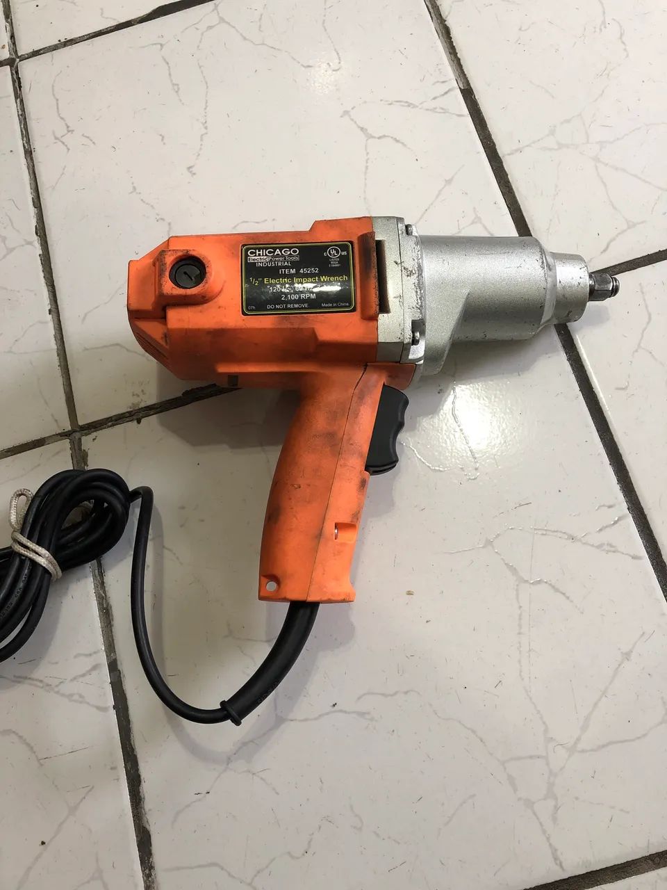Chave de impacto elétrica 127V.