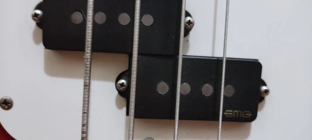 Squier Affinity Precision Bass com melhorias - Foto 5