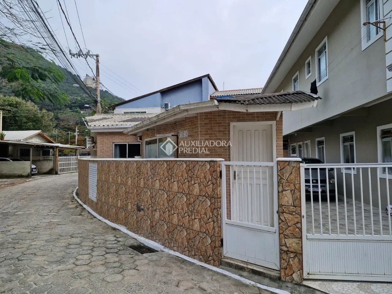 Apartamentos e casas em terreno com matrícula na praia do Pantano do sul - Foto 5