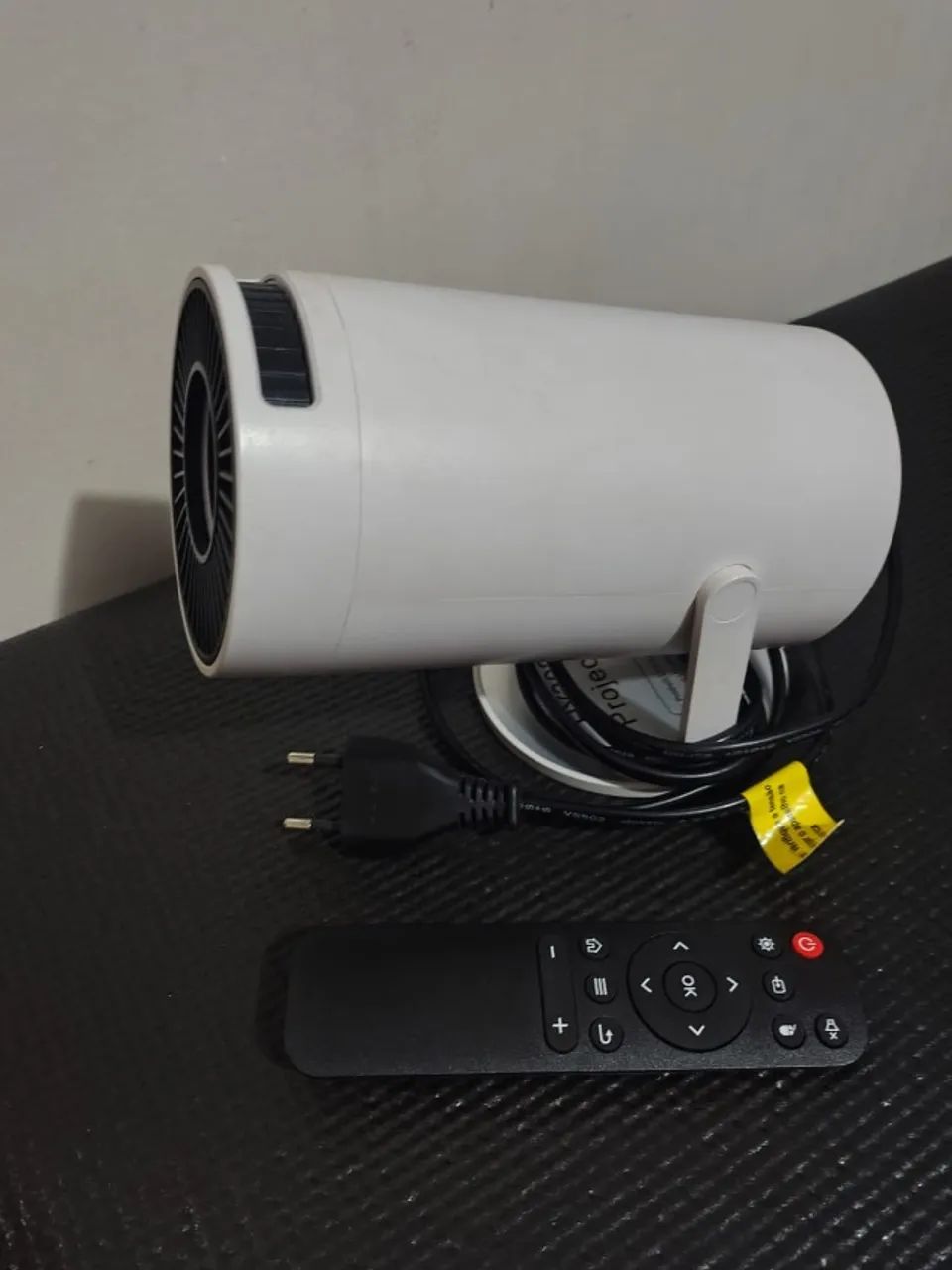 rojetor Inteligente Mini HY300