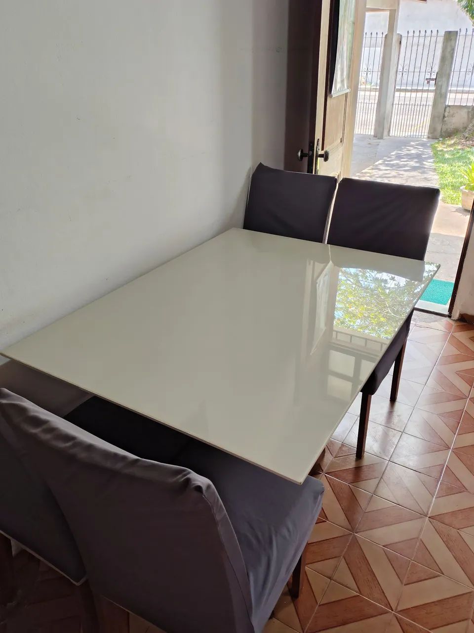 MESA DE JANTAR COM 4 CADEIRAS - Foto 3