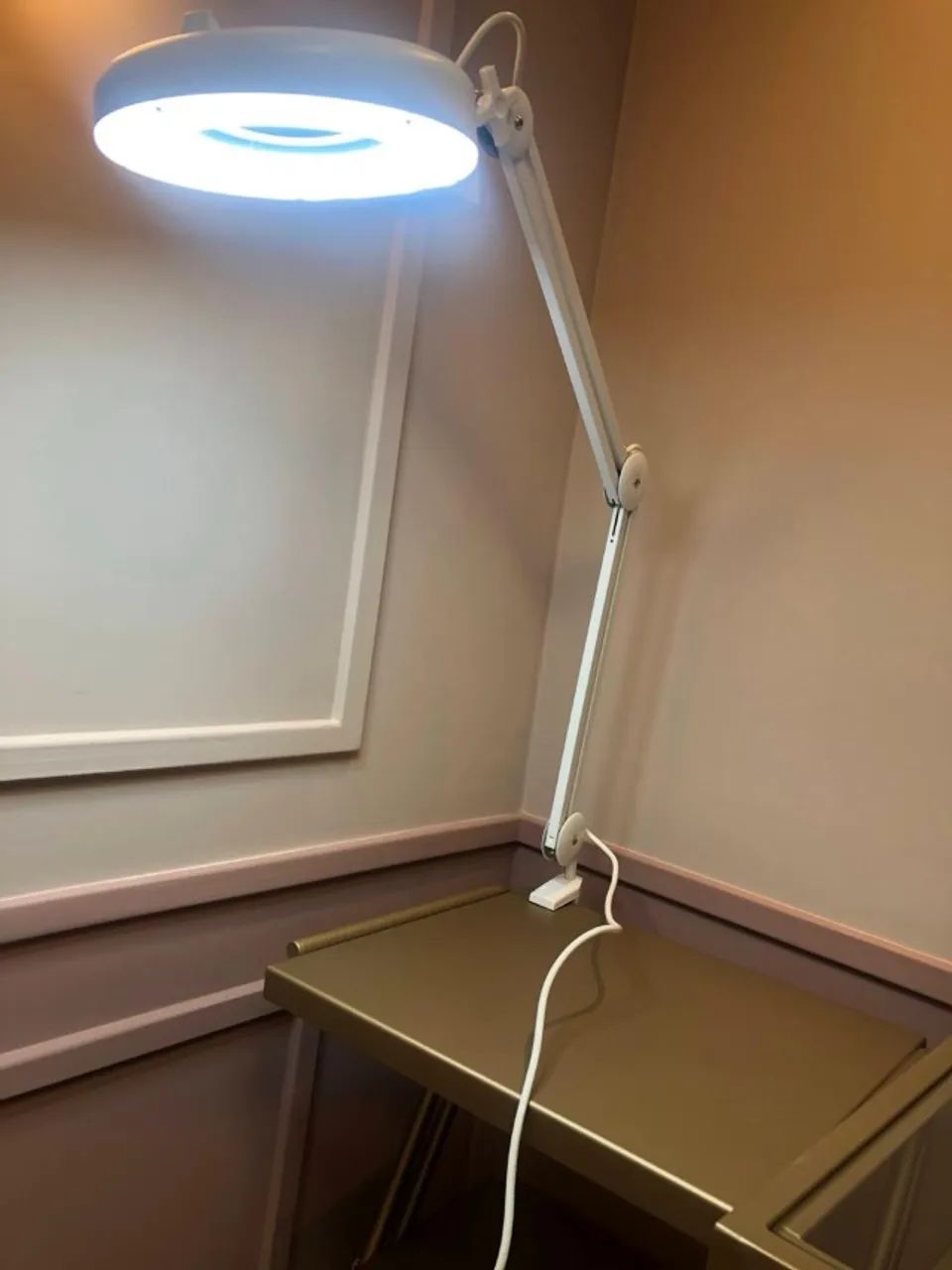 Luminária de mesa com lupa  - Foto 2