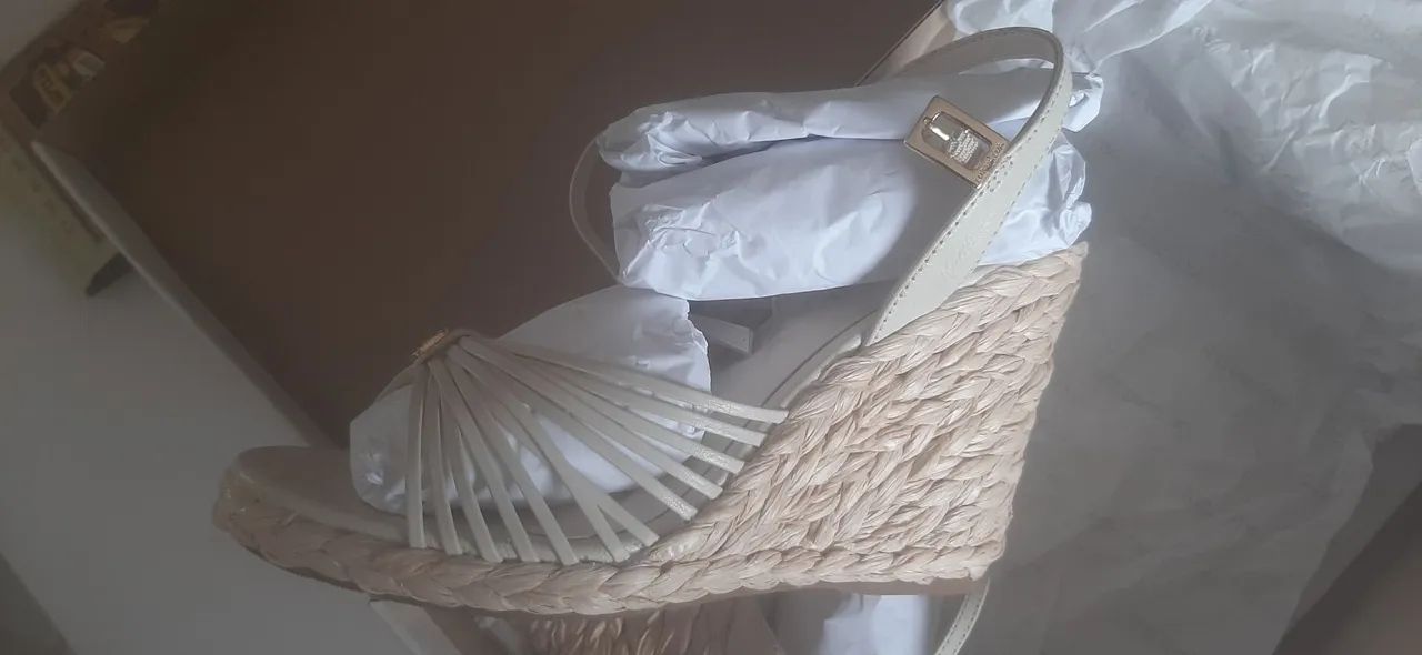 Sapato Anabela Luz da Lua nr 35