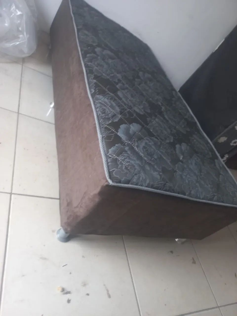 CAMA BOX SOLTEIRO ESPUMA D28 SEMI NOVA R$260- ENTREGO - Foto 3