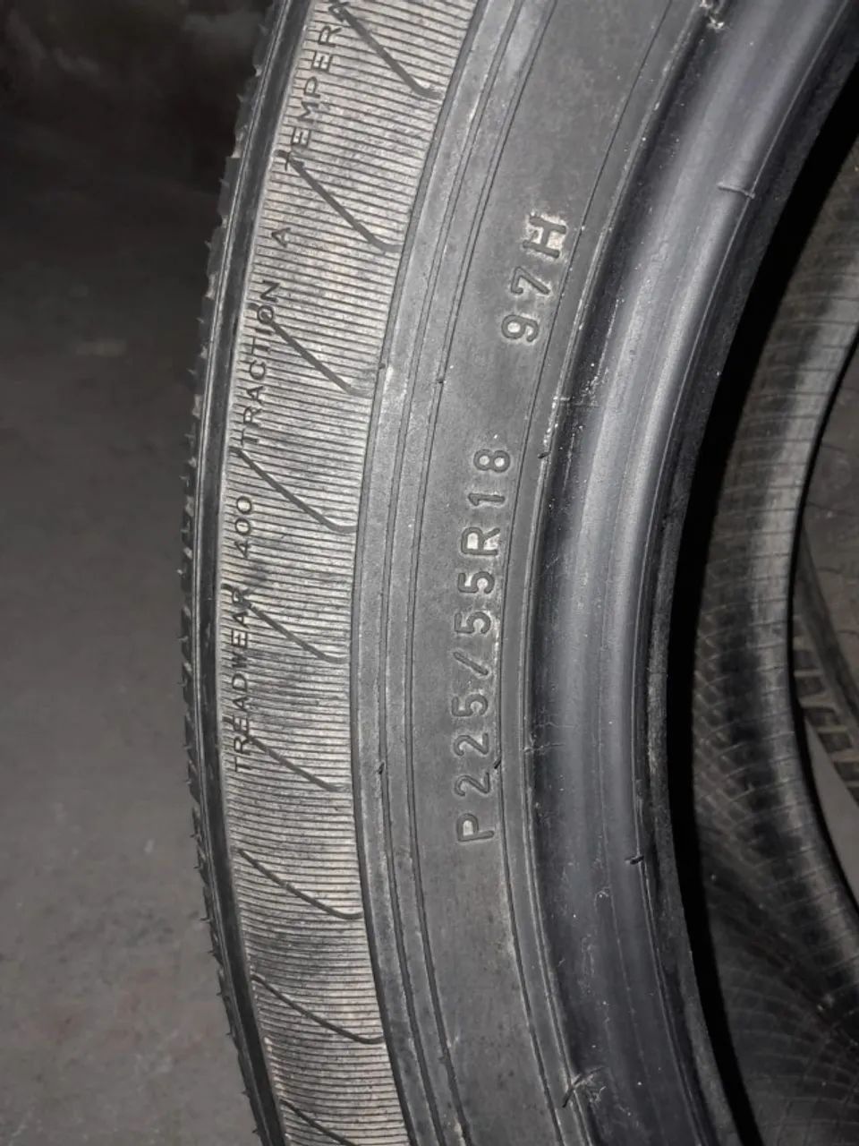 Pneu P225 / 55R18 Goodyear - Foto 4