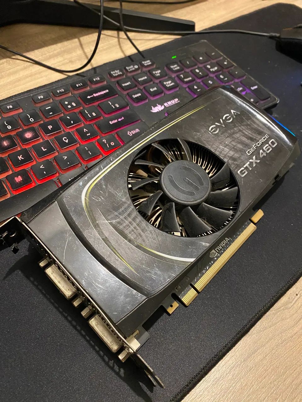 Placa de Vídeo EVGA NVIDIA GeForce GTX 460 1GB GDDR5 - 256 bits