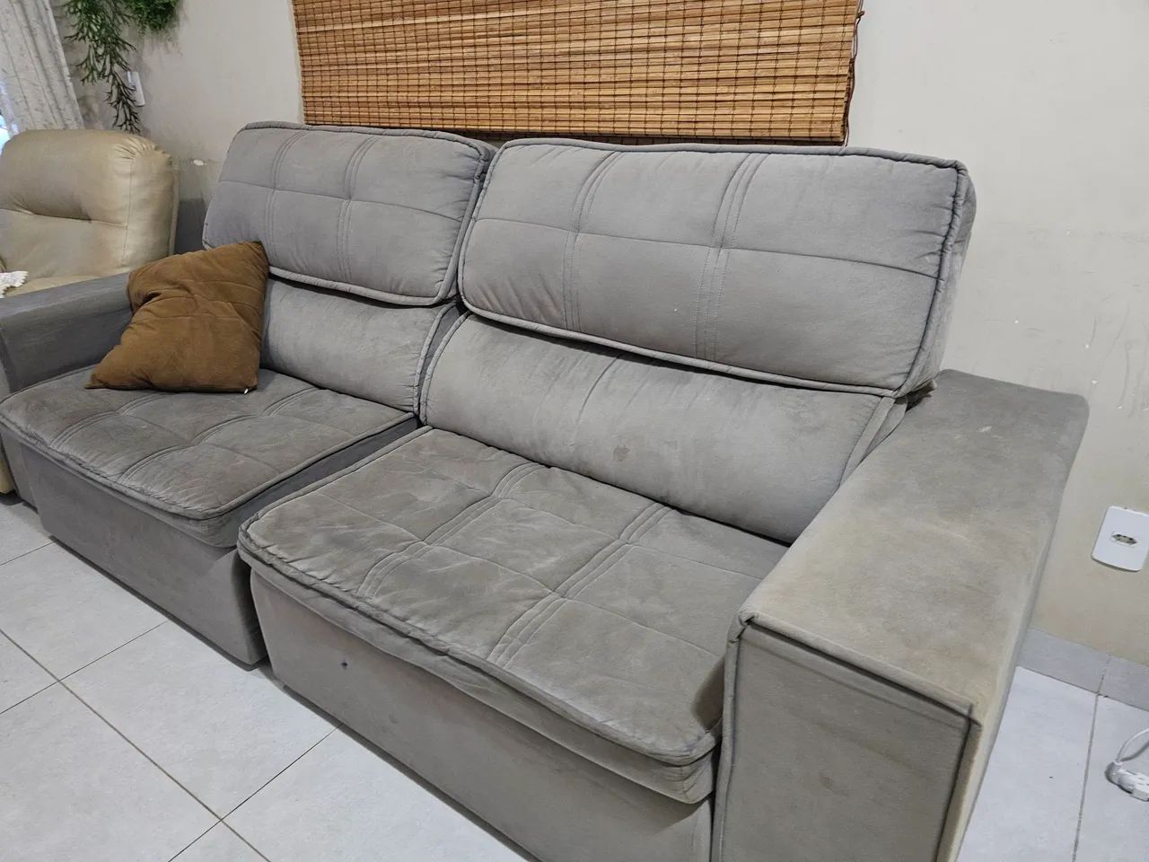 Sofa retrátil cinza - Foto 2