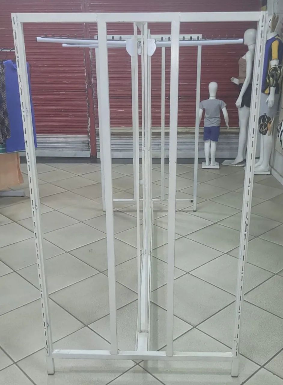 Oportunidade! Araras Comercial Expositora de Roupas - Foto 2