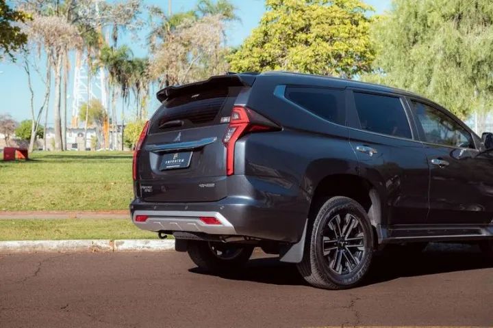 Mitsubishi Pajero 2022