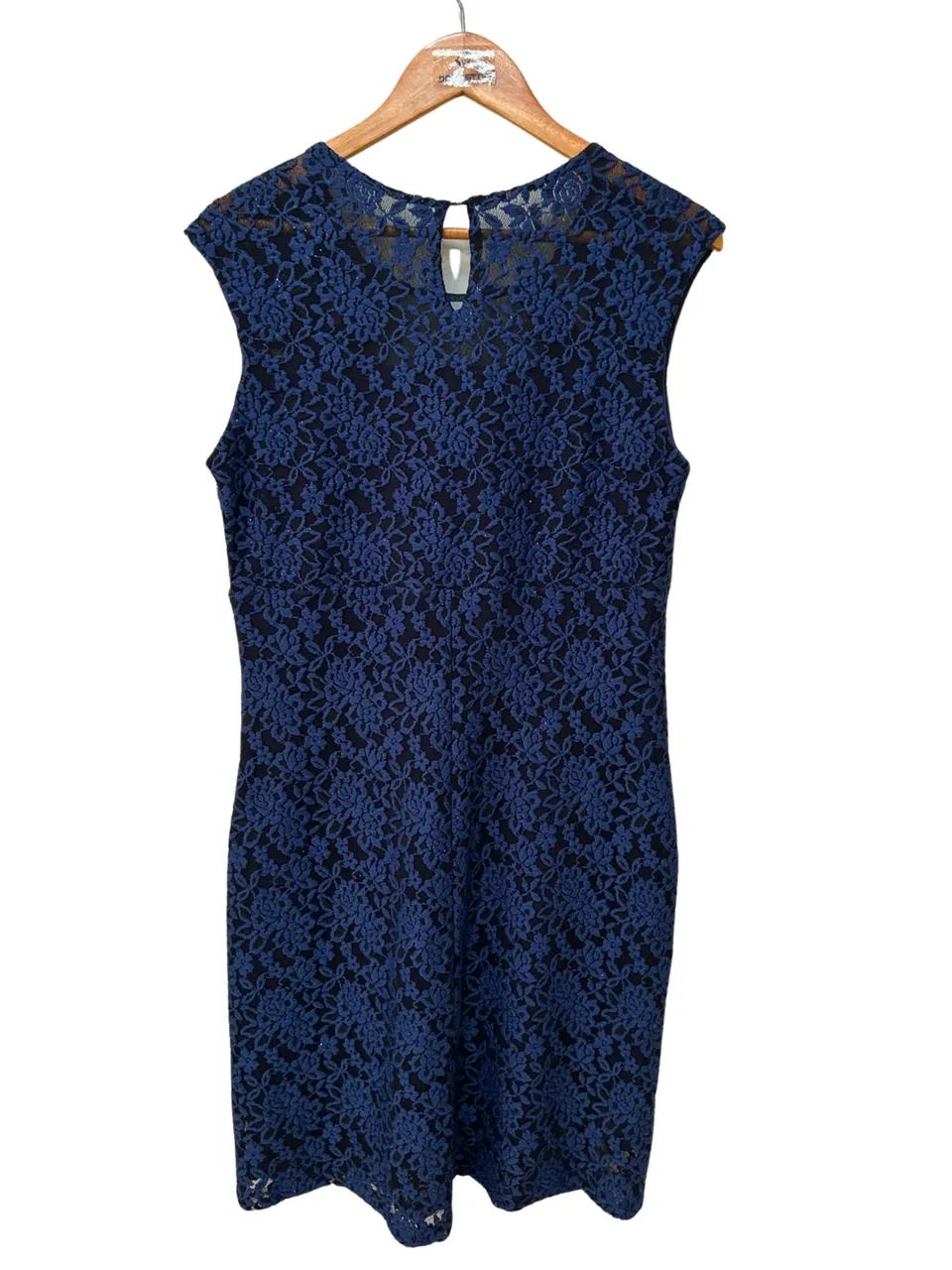 Vestido Renda Azul Marinho. Marca Mendry - Foto 2