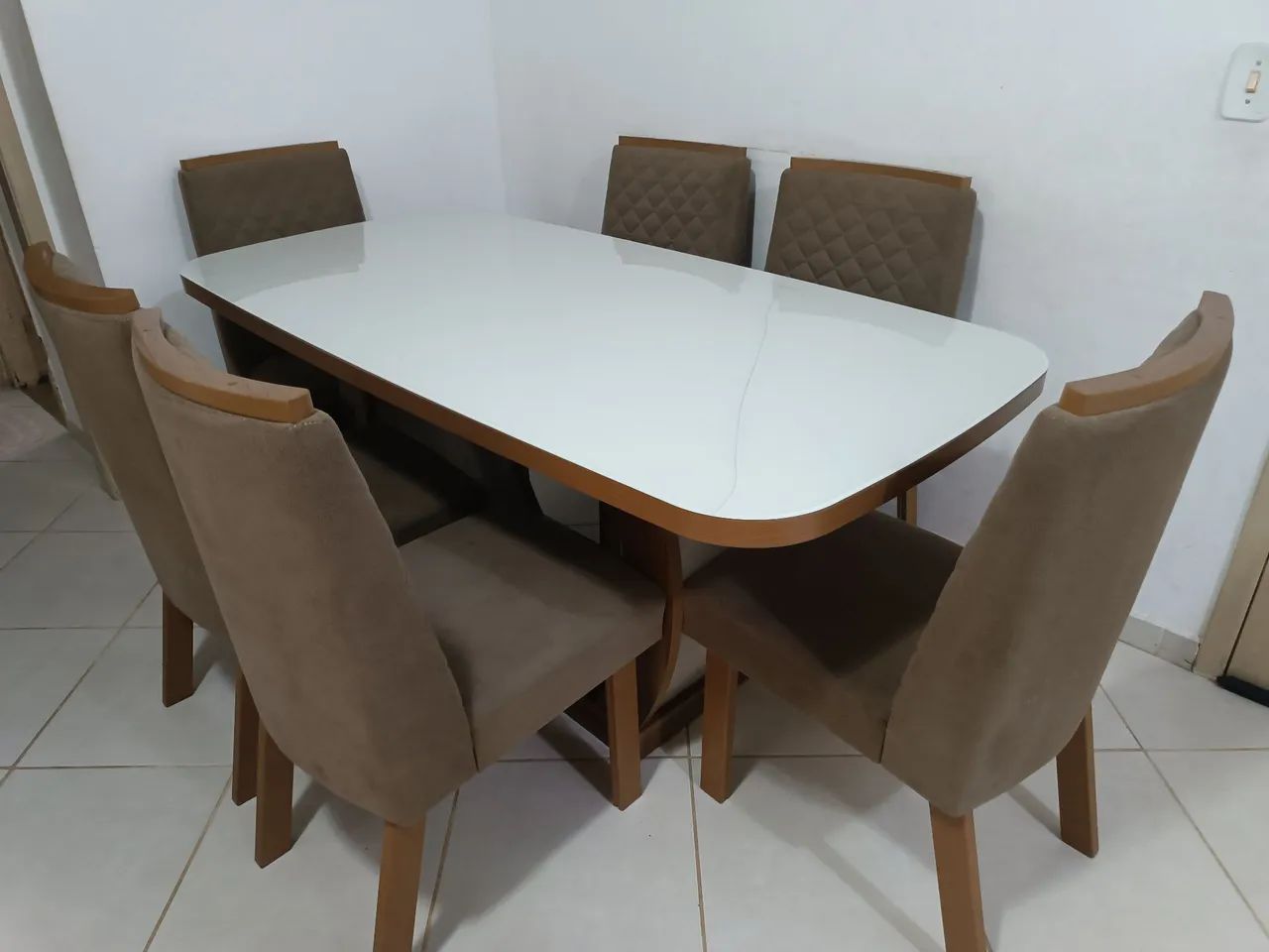 Vendo mesa com 6 cadeiras Kate - Chocolate off white/imbuia  
