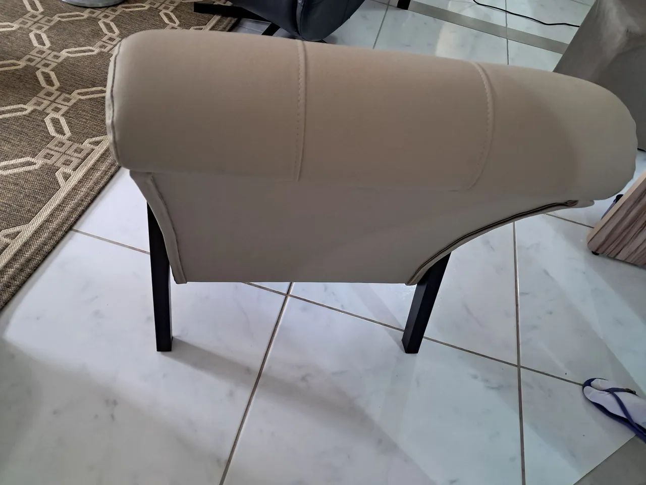 Poltrona de sala ( seminovo) entrega grátis  - Foto 4