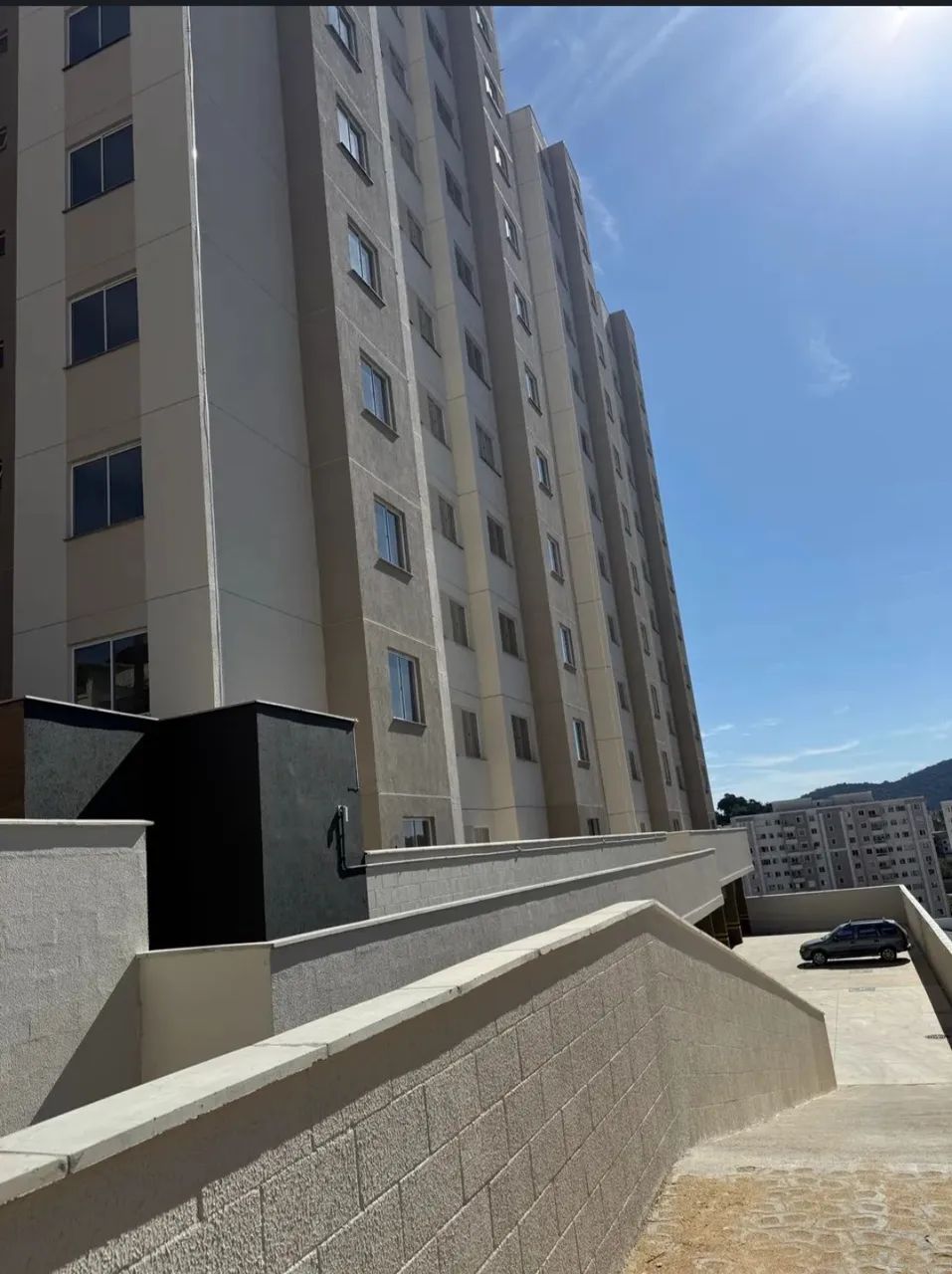 Apartamento 2 Quartos com Garagem Próximo ao Centro - Foto 3