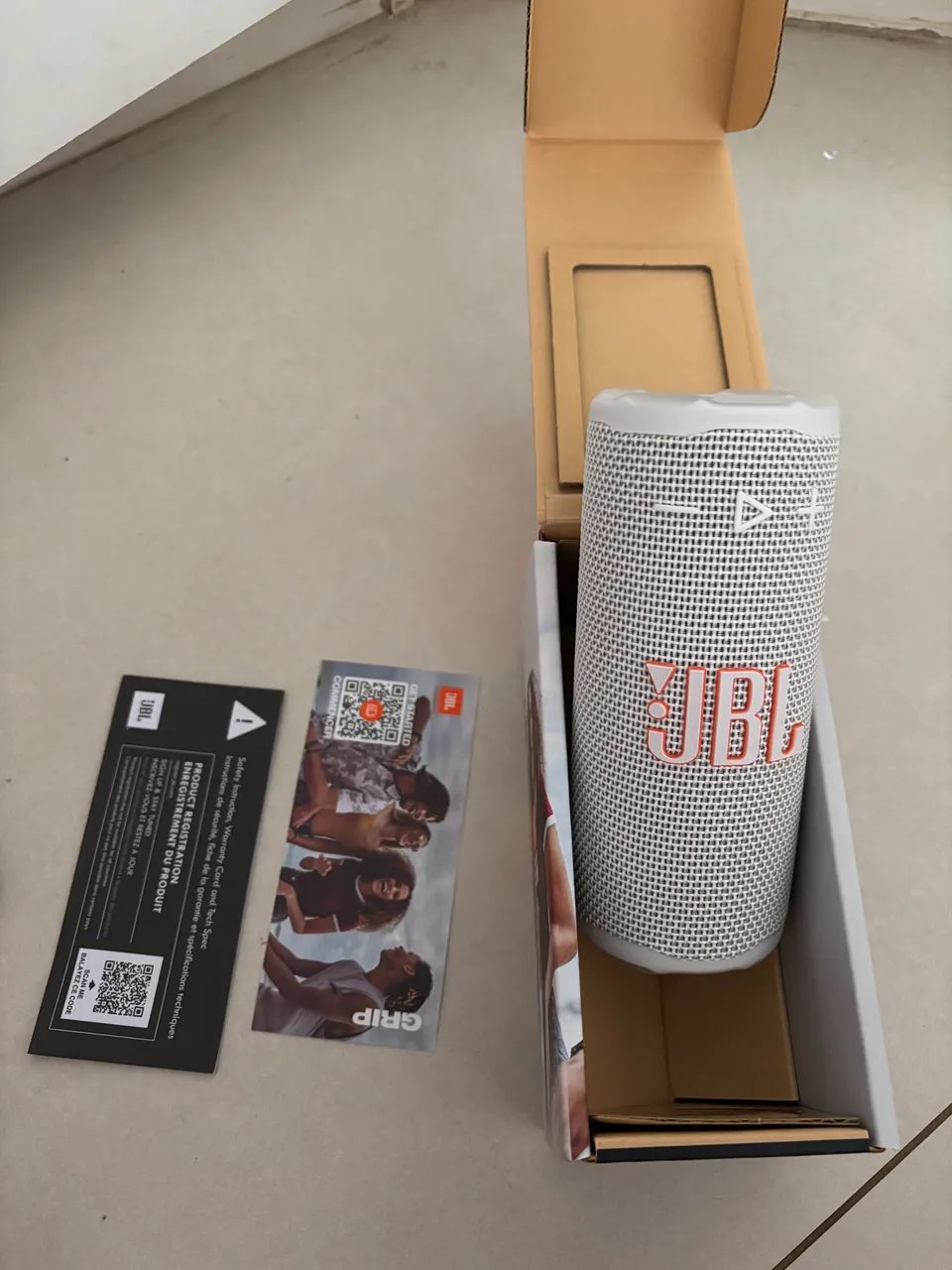 Caixa de som JBL GRIP nova original cor branca 