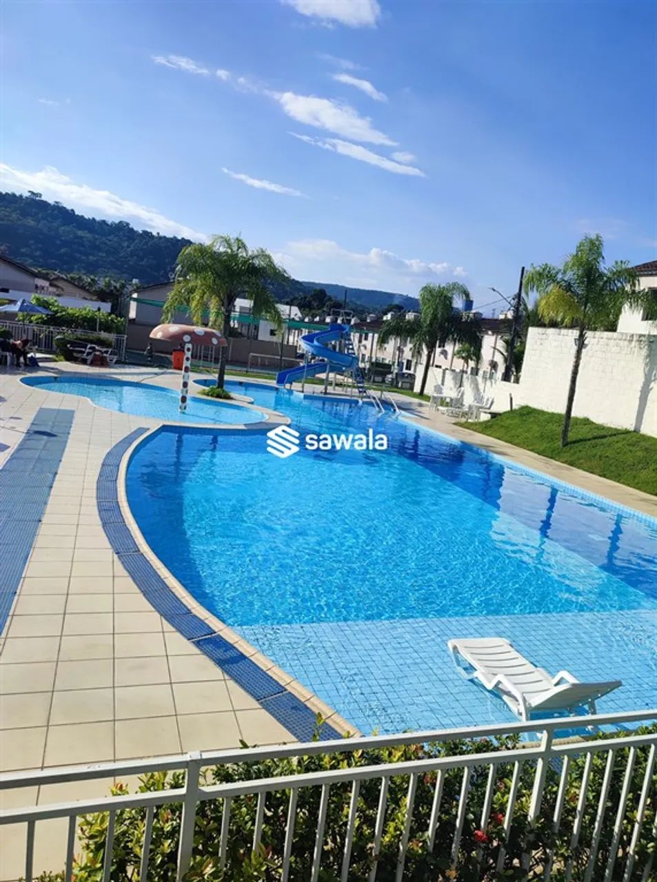 Casa estilo sobrado em Guaratiba