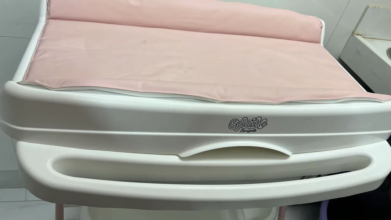 Vende-se banheira de bebê 