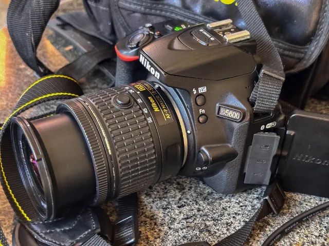 Câmera Nikon d5600 kit NOVA - Foto 2