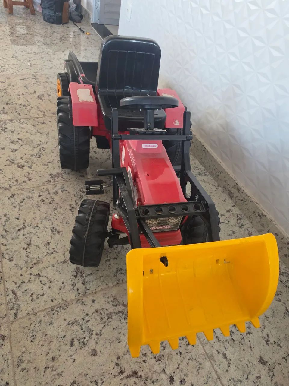 Trator brinquedo  - Foto 2
