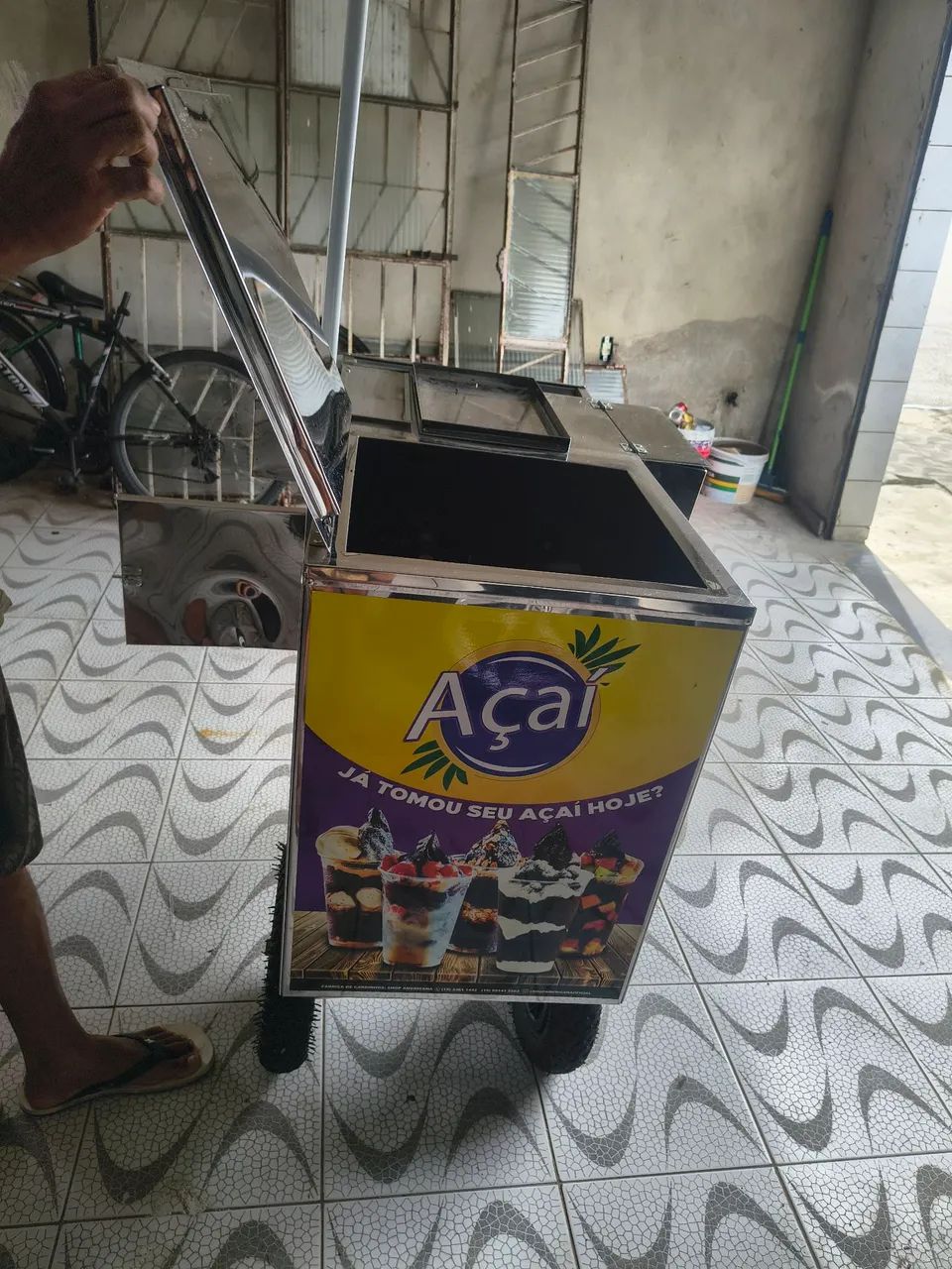 Carrinho de açaí todo  no valor de 1.100