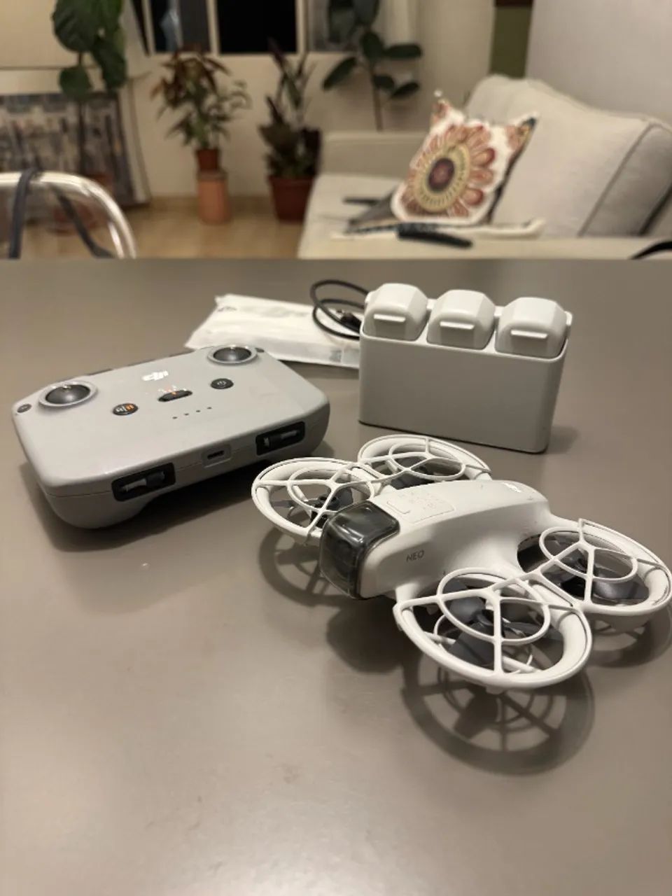 Drone DJI Neo 1 Combo Fly More - Seminovo