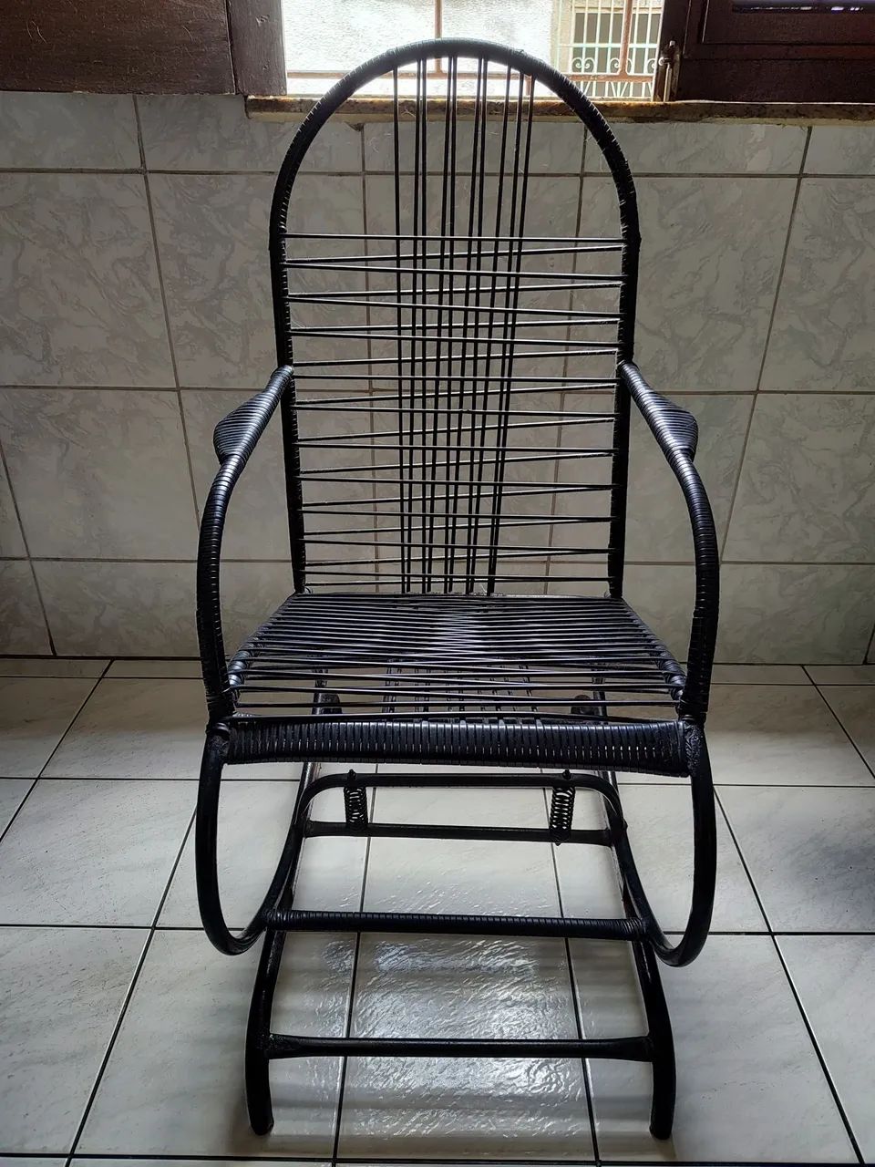 Cadeira de embalo, perfeito estado, para adulto.