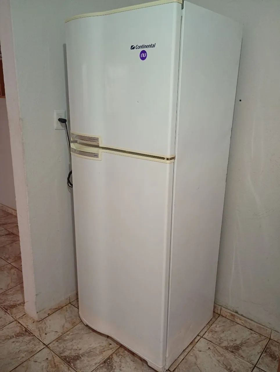 Geladeira continental 