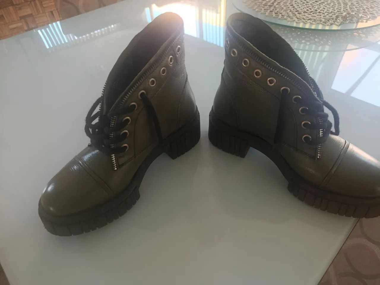 Bota coturno Couro