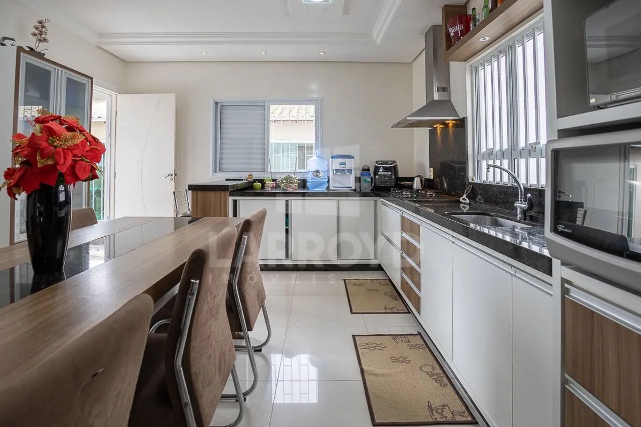 Casa semimobiliada à venda com espaço externo - Foto 3