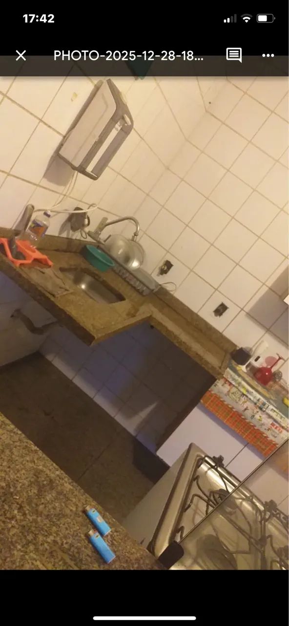 ALUGO QUARTO  -  750,00   -   VAGA EM REPÚBLICA 